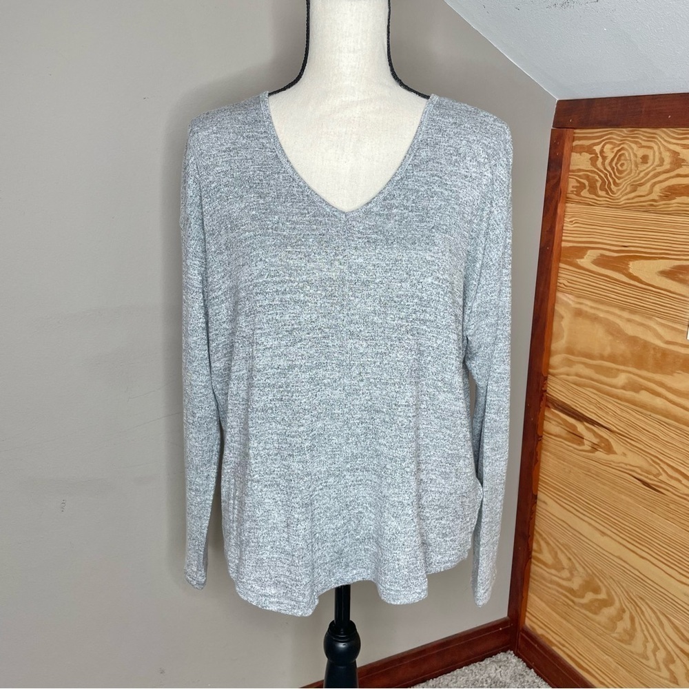 Magaschoni V-Neck Long Sleeve Tee T-Shirt Top Grey Medium Basic Stretchy Solid